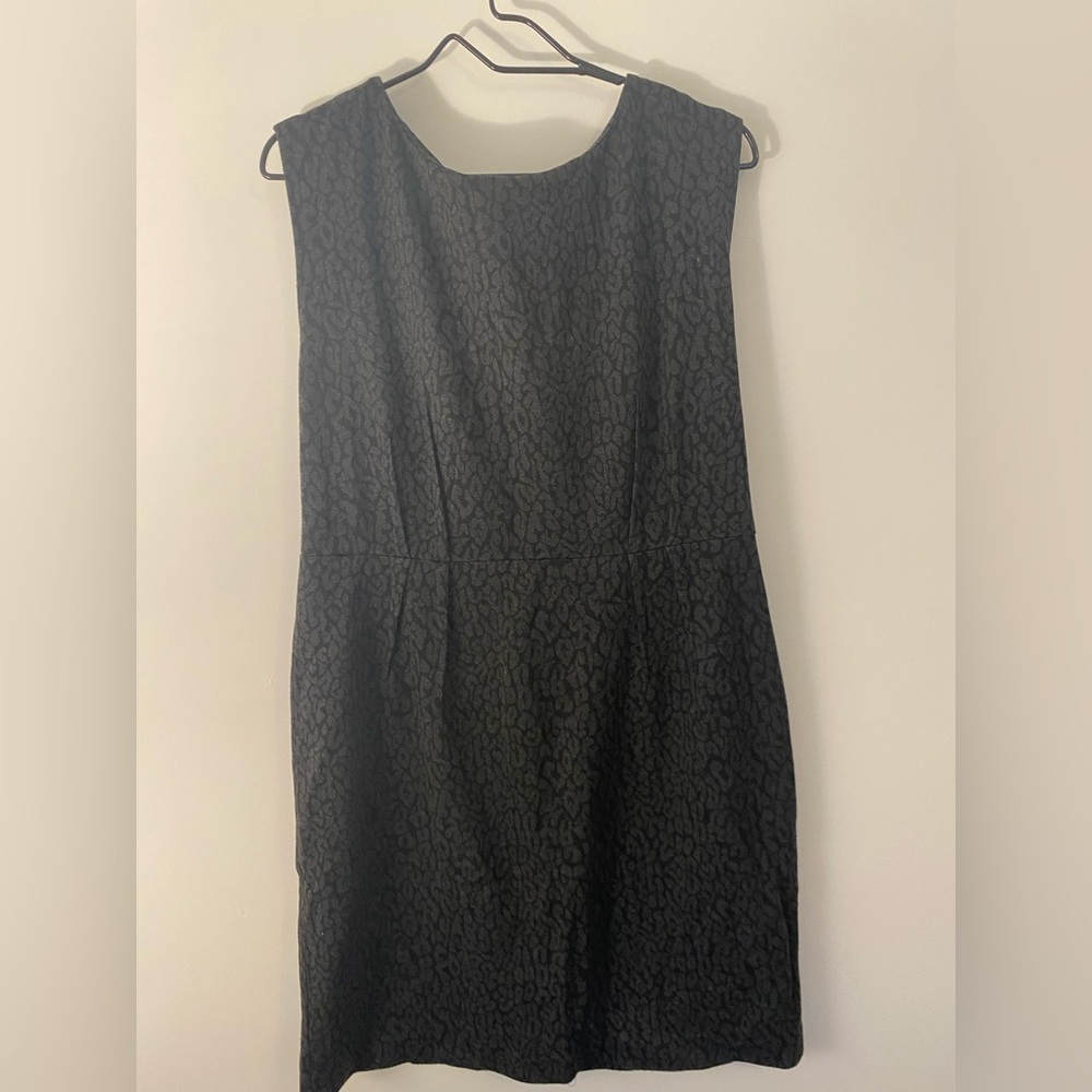 LOFT women’s winter weight dress with grey shaded leopard print size 14